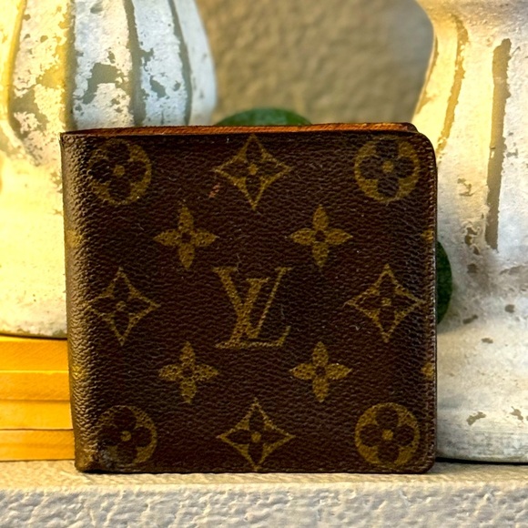 - Louis Vuitton, men's monogram, bifold, wallet, vintage - Picture 1 of 17